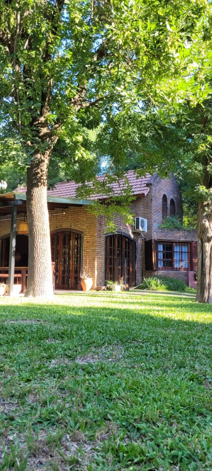Casa en Venta Funes  2 Dormitorios - 2 Baños - Piscina -  Parque 900 M2 - Apto Credito Hipotecario