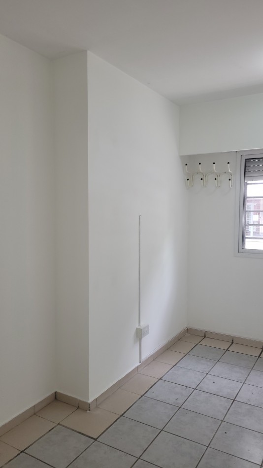 Oportunidad Venta - Monoambiente Dividido En 1 Dormitorio Pichincha - U$d 28.200 - Riccheri 1000 -P. Baja  - Apto Credito  Hipotecario-