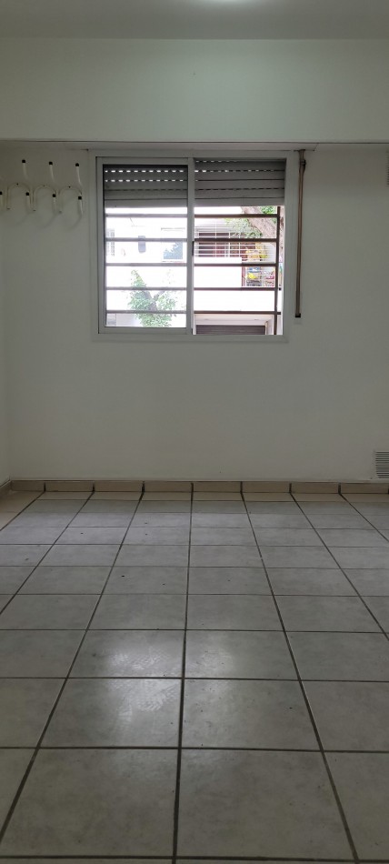 Oportunidad Venta - Monoambiente Dividido En 1 Dormitorio Pichincha - U$d 28.200 - Riccheri 1000 -P. Baja  - Apto Credito  Hipotecario-