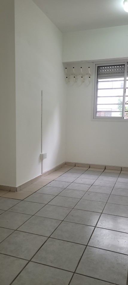 Oportunidad Venta - Monoambiente Dividido En 1 Dormitorio Pichincha - U$d 28.200 - Riccheri 1000 -P. Baja  - Apto Credito  Hipotecario-
