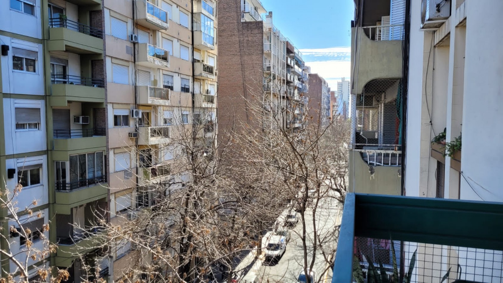 Departamento  2 Dormitorios  al frente C/balcon luminoso ventilacion cruzada  - Apto Credito Hipotecario - Excelente Estado - Barrio Martin