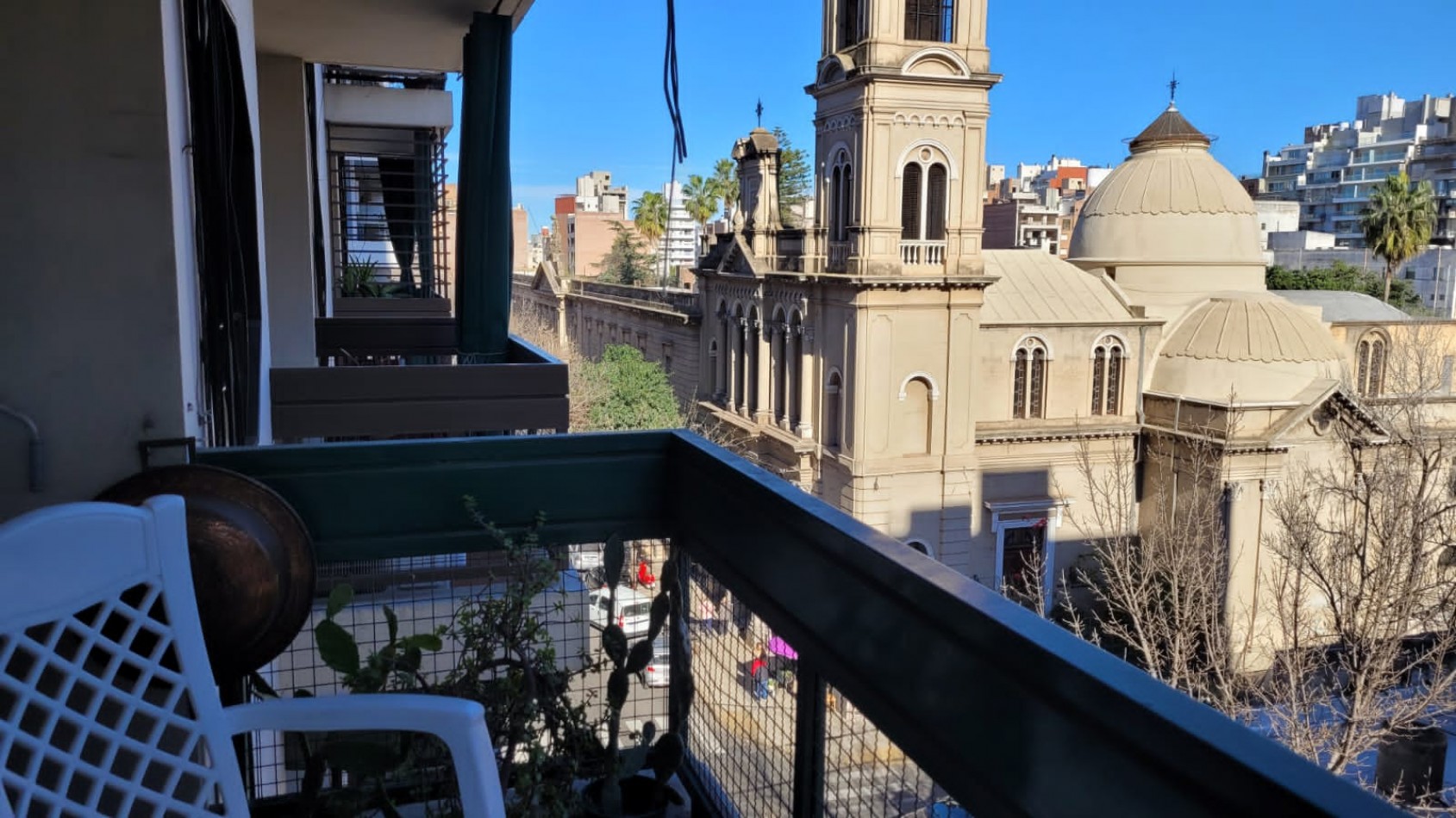 Departamento  2 Dormitorios  al frente C/balcon luminoso ventilacion cruzada  - Apto Credito Hipotecario - Excelente Estado - Barrio Martin