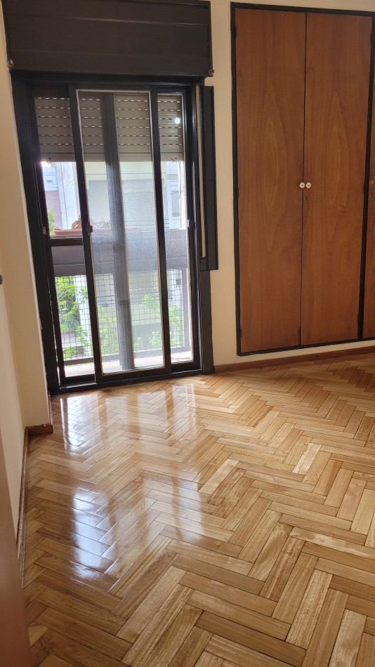 Departamento  2 Dormitorios  al frente C/balcon luminoso ventilacion cruzada  - Apto Credito Hipotecario - Excelente Estado - Barrio Martin
