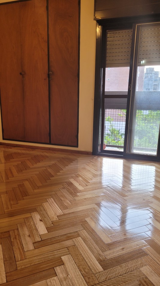 Departamento  2 Dormitorios  al frente C/balcon luminoso ventilacion cruzada  - Apto Credito Hipotecario - Excelente Estado - Barrio Martin