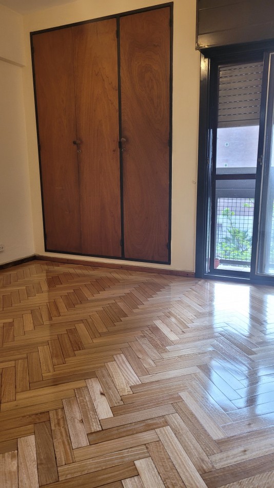 Departamento  2 Dormitorios  al frente C/balcon luminoso ventilacion cruzada  - Apto Credito Hipotecario - Excelente Estado - Barrio Martin