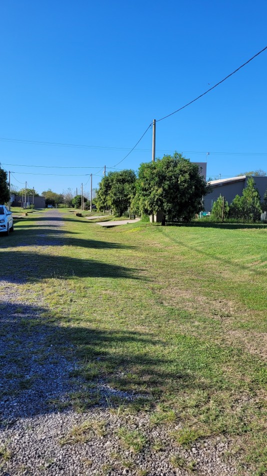 Terreno con gran superficie  en barrio cerrado de 1.215 M2  en  Venta Roldan -  Barrio Cerrado - Pucara Los Buhos  