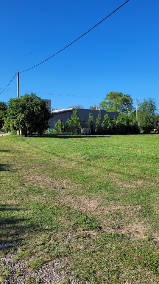 Terreno con gran superficie  en barrio cerrado de 1.215 M2  en  Venta Roldan -  Barrio Cerrado - Pucara Los Buhos  