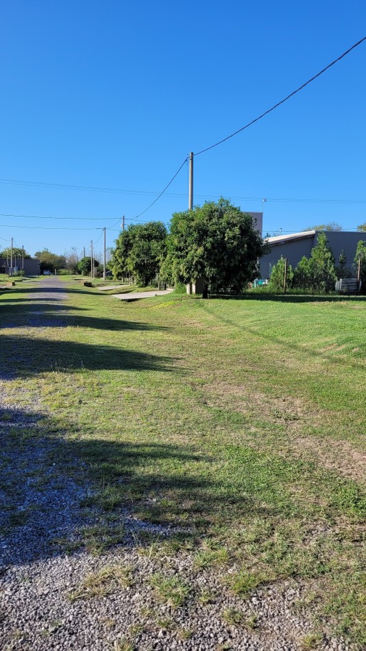 Terreno con gran superficie  en barrio cerrado de 1.215 M2  en  Venta Roldan -  Barrio Cerrado - Pucara Los Buhos  