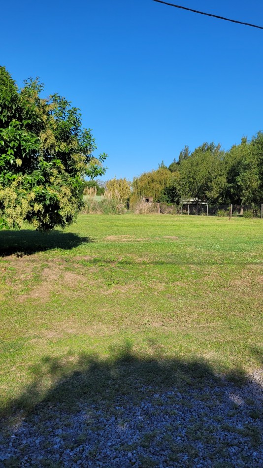 Terreno con gran superficie  en barrio cerrado de 1.215 M2  en  Venta Roldan -  Barrio Cerrado - Pucara Los Buhos  