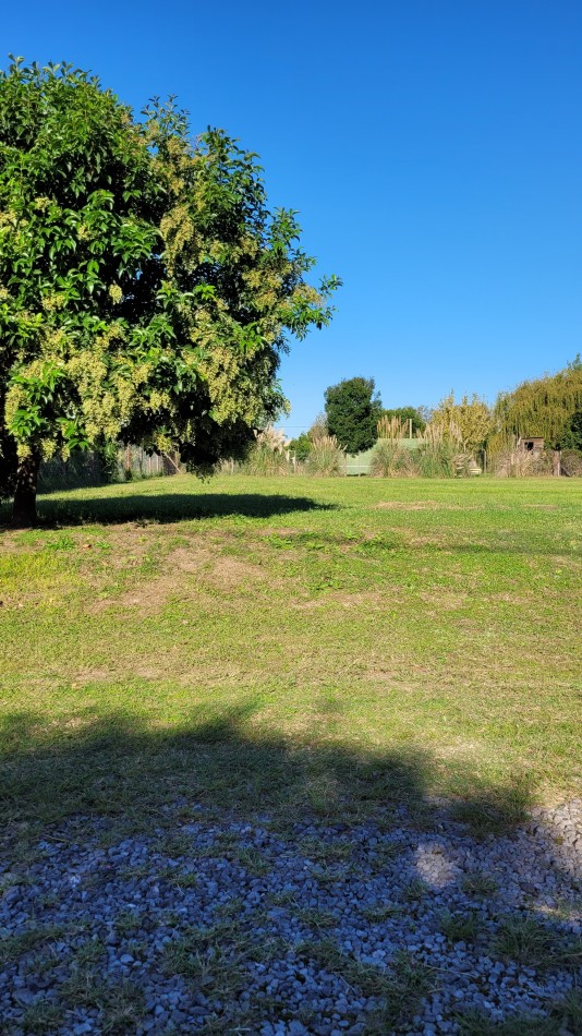 Terreno con gran superficie  en barrio cerrado de 1.215 M2  en  Venta Roldan -  Barrio Cerrado - Pucara Los Buhos  