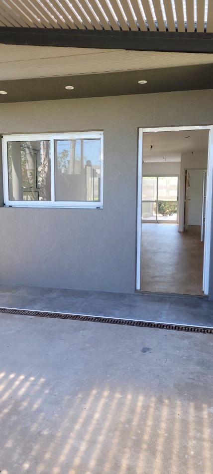 Casa 2 Dormitorios A Estrenar con  Piscina -  Tierra De Sueños 2 - Roldan Apta Credito  360 m2 terreno -  Luminosa 