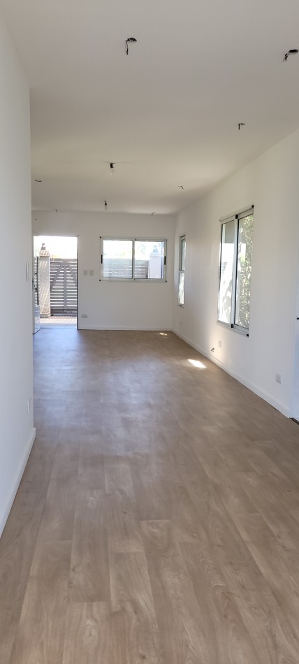 Casa 2 Dormitorios A Estrenar con  Piscina -  Tierra De Sueños 2 - Roldan Apta Credito  360 m2 terreno -  Luminosa 