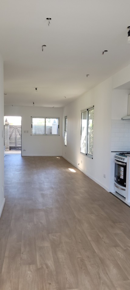 Casa 2 Dormitorios A Estrenar con  Piscina -  Tierra De Sueños 2 - Roldan Apta Credito  360 m2 terreno -  Luminosa 