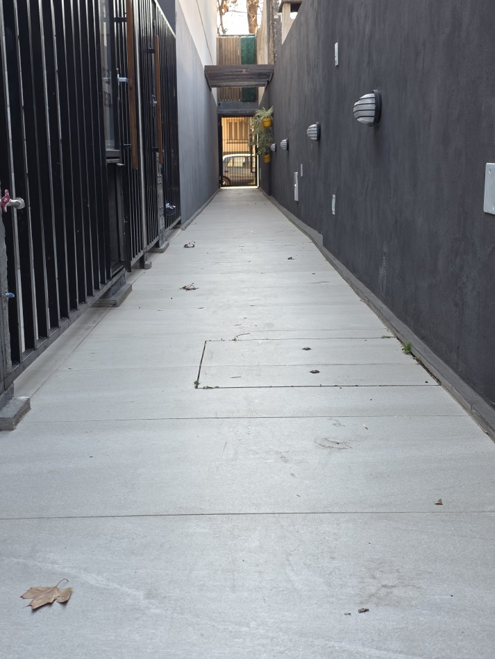 VENTA DEPARTAMENTO   2 DORMITORIO - ZONA  ALBERDI  J. B. JUSTO 1700  - A ESTRENAR  LUMINOSO - PATIO y PARRILLERO 