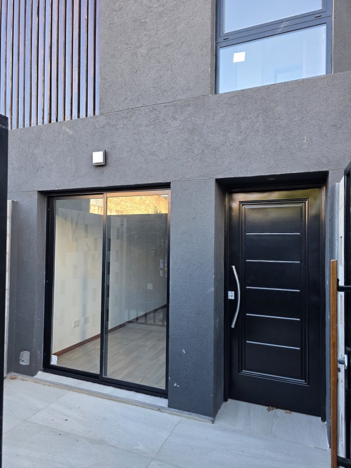 VENTA DEPARTAMENTO   2 DORMITORIO - ZONA  ALBERDI  J. B. JUSTO 1700  - A ESTRENAR  LUMINOSO - PATIO y PARRILLERO 