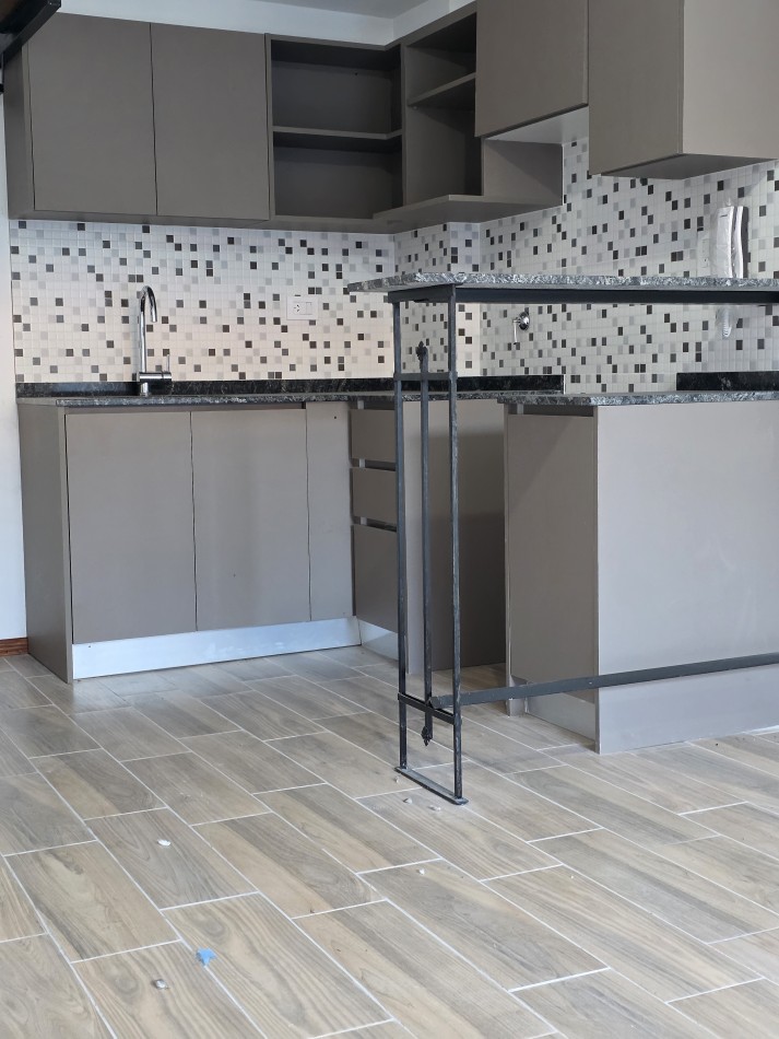VENTA DEPARTAMENTO   2 DORMITORIO - ZONA  ALBERDI  J. B. JUSTO 1700  - A ESTRENAR  LUMINOSO - PATIO y PARRILLERO 