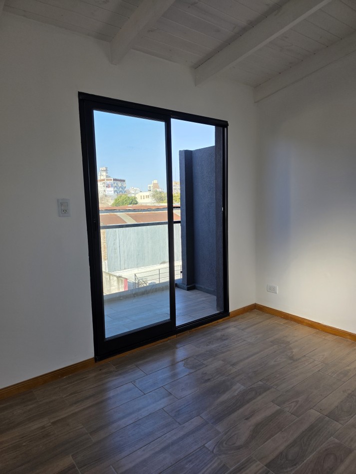 VENTA DEPARTAMENTO   2 DORMITORIO - ZONA  ALBERDI  J. B. JUSTO 1700  - A ESTRENAR  LUMINOSO - PATIO y PARRILLERO 