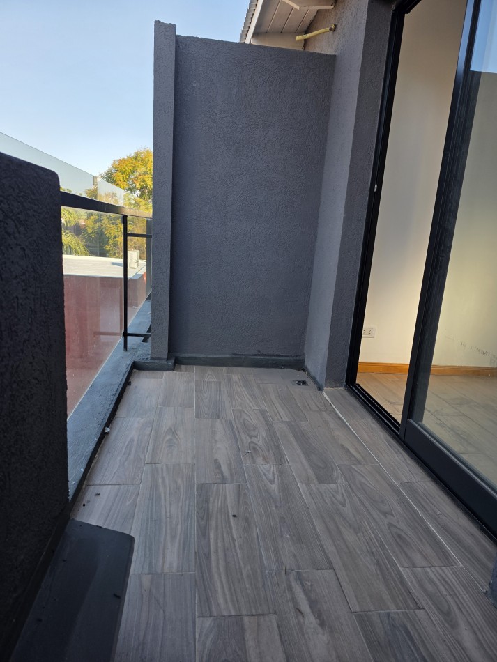 VENTA DEPARTAMENTO   2 DORMITORIO - ZONA  ALBERDI  J. B. JUSTO 1700  - A ESTRENAR  LUMINOSO - PATIO y PARRILLERO 