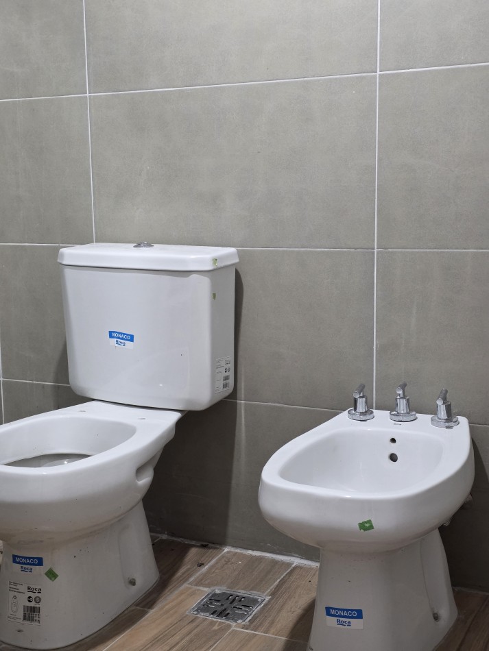 VENTA DEPARTAMENTO   2 DORMITORIO - ZONA  ALBERDI  J. B. JUSTO 1700  - A ESTRENAR  LUMINOSO - PATIO y PARRILLERO 