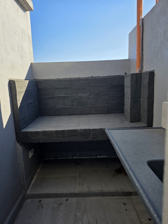 VENTA DEPARTAMENTO   2 DORMITORIO - ZONA  ALBERDI  J. B. JUSTO 1700  - A ESTRENAR  LUMINOSO - PATIO y PARRILLERO 