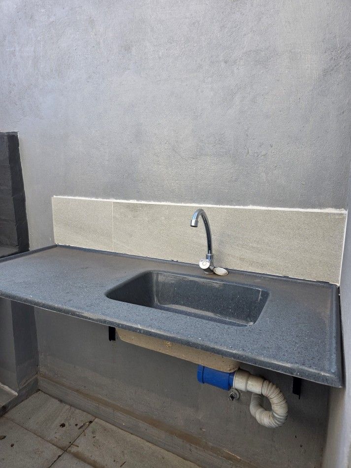 VENTA DEPARTAMENTO   2 DORMITORIO - ZONA  ALBERDI  J. B. JUSTO 1700  - A ESTRENAR  LUMINOSO - PATIO y PARRILLERO 