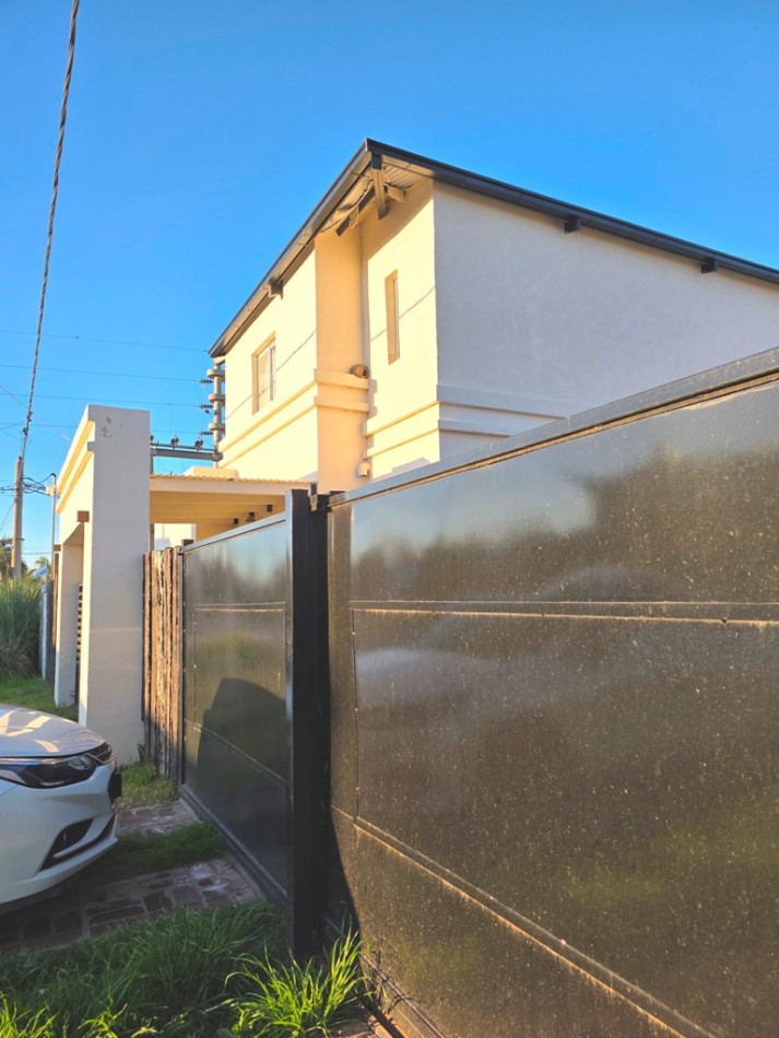 CASA EN VENTA  4 DORMITORIOS - PISCINA - TIERRA DE SUEÑOS 2 - EXCELENTE 