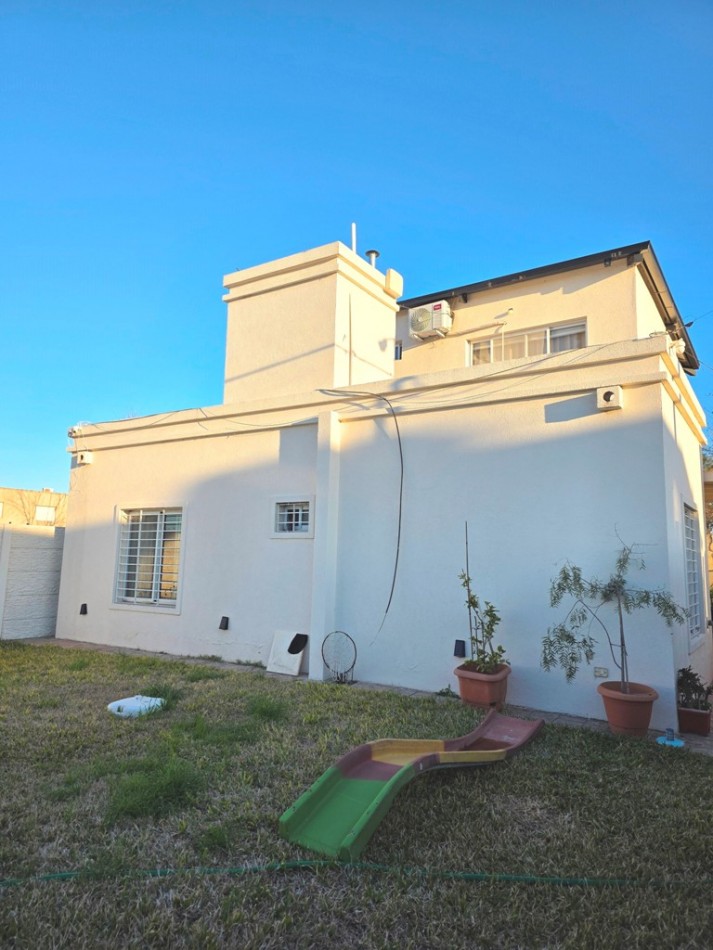 CASA EN VENTA  4 DORMITORIOS - PISCINA - TIERRA DE SUEÑOS 2 - EXCELENTE 