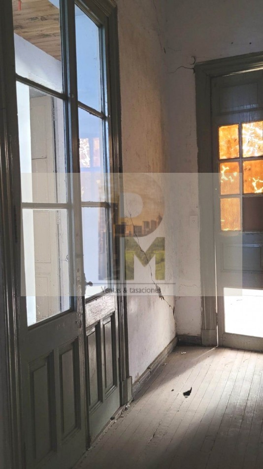 Importante  casa con local ideal institucion o constructoras en Venta  Centro  De  Rosario - Sarmiento  1000 - Excelente - Apto Para Pb + 8 Pisos