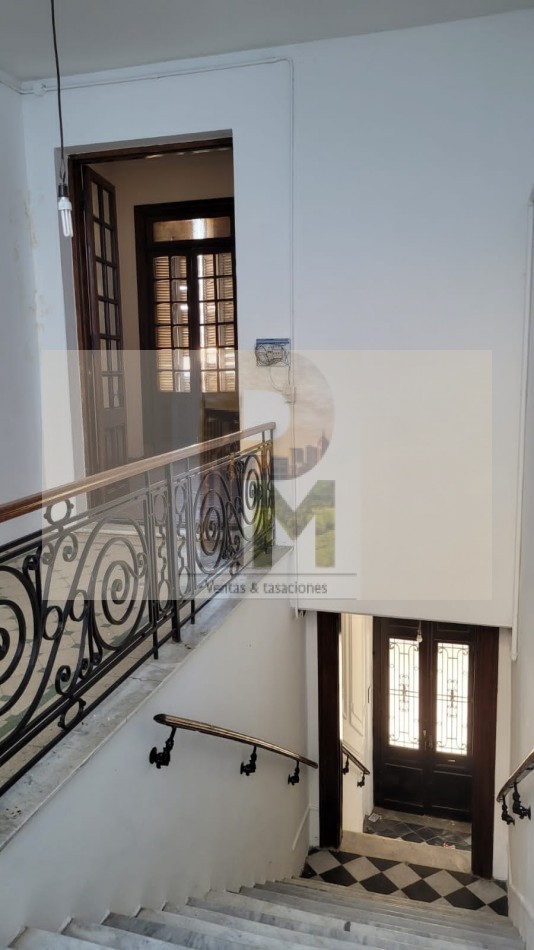 Importante  casa con local ideal institucion o constructoras en Venta  Centro  De  Rosario - Sarmiento  1000 - Excelente - Apto Para Pb + 8 Pisos