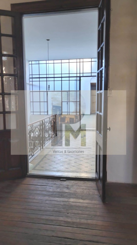 Importante  casa con local ideal institucion o constructoras en Venta  Centro  De  Rosario - Sarmiento  1000 - Excelente - Apto Para Pb + 8 Pisos