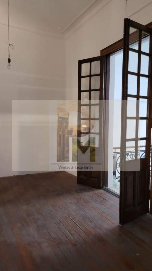 Importante  casa con local ideal institucion o constructoras en Venta  Centro  De  Rosario - Sarmiento  1000 - Excelente - Apto Para Pb + 8 Pisos