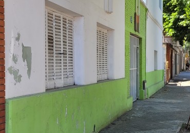 Terreno en Venta  - Larrea 1200 Oportunidad - A Metros De Mendoza 18,00 metros de frente -  Apto Para Construir  Pb +2 Pisos 