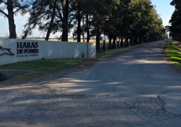 TERRENO EN VENTA EN HARAS DE FUNES, CLUB DE CAMPO AMENITIES - SEGURIDAD 24 HORAS 1.100 M2 L68